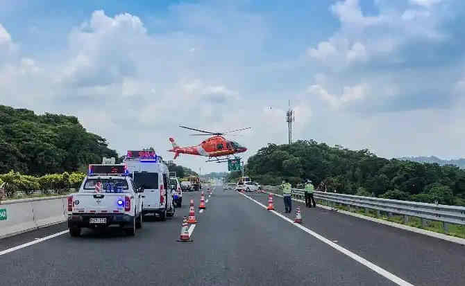 滦平高速公路汽车救援案例